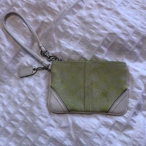 🖤 🆕 COACH Wristlet